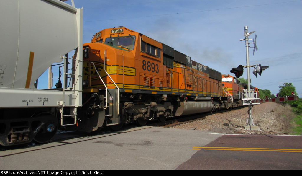 BNSF 8893